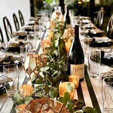 The style of table setting that you choose to use in your dining room or at your event sends a message to your guests, letting the three most common types of table settings are formal, casual, and basic. 6 Unique Thanksgiving Table Decor Ideas Partyperfectorlandoblog Com