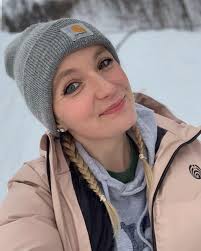 Go ahead & shoot your gun, I don't bite bullets like I bite my tongue” ☠️👅  • Lyrics from Toxic Love! Coming out this Friday….. T minus 5 days left! 💖  . Photographer: @zeebrahmedia 📸