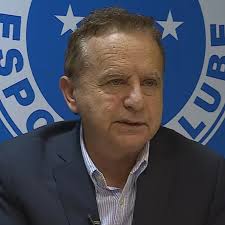 Treinador Lucas Apolinário: Forjando Campeões! 💙🏆 No último dia 22 de  março de 2025, o Treinador Celeste Lucas Apolinário esteve à frente de mais  um grande feito no Campeonato Mineiro! Sob sua