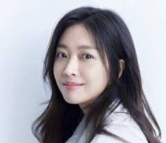 Lim to hand out wedding invitations at former label JYPE + Yubin shares  thoughts