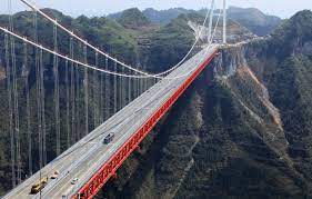Jembatan yang menghubungkan antara jawa dan madura serta jembatan terpanjang di indonesia. Jambatan Gantung Paling Panjang Di Dunia Jambatan Terpanjang Di Dunia Jambatan Di China Keajaiban Dunia Jambatan Aizhai Di China Jam Dunia Jembatan Tempat