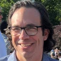 Russell Bergstrom's Instagram, Twitter & Facebook