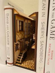 Book Nook Insert Etagere De Livre Decoration D Etagere De Livre Bookend Coins Livre Etagere Livres Et Decoration