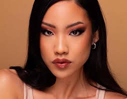 Alida Проекты :: Photos, videos, logos, illustrations and branding ::  Behance