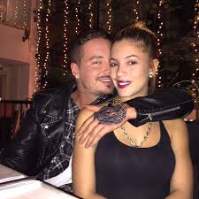 RÃ©sultat de recherche d'images pour "j balvin et sa soeur"