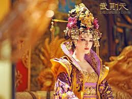 Phạm băng băng giờ đây không chỉ còn là một cái tên đình đám trong làng giải trí hoa ngữ nữa mà thực sự cô đã vươn xa tầm ảnh hưởng của mình ra toàn thế giới. Hai Minh Tinh Vao Vai Vo Táº¯c Thien Cung Khá»'n Ä'á»'n Vi Trá»'n Thuáº¿ Nha Hat Cheo Viá»‡t Nam