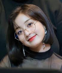Onceu Jjang - Pretty Jihyo with specs😍😍 -Ha Chaeyoo🤧... | Facebook