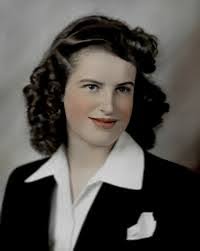 Holly Bowlin's Instagram, Twitter & Facebook