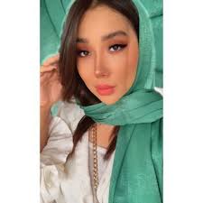 Sara Gholami (@Saaraaghlmii)