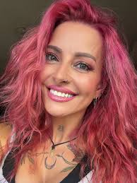 I've had so many wonderful comments and messages about “not needing the  makeup” lately and Thankyou it makes a change from the usual comments “shes  all makeup/let's see you without all that