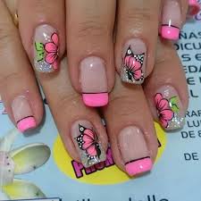 Uñas decoradas largas con flores en todas las uñas de diferentes colores muy sencillas para el diario y otras actividades además que son. Pin De Beatriz Abadiez En Diseno De Unas Unas Decoradas Con Flores Disenos De Unas Mariposas Arte De Unas De Pies