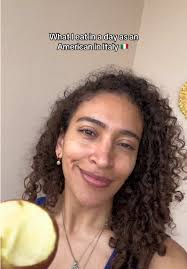 What I eat in a day as an American in Italy 🇺🇸🇮🇹🙆🏽‍♀️🍝 I’m not a big  fan of breakfast at breakfast time (love breakfast for dinner). I snack