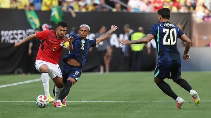 Drama nos EUA! Ex-Fla Wesley sente a virilha, deixa o campo chorando e vira dúvida para a Copa.