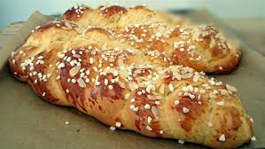 Hefezopf Mit Lievito Madre Hannas Tochter Susse Brotchen Hefezopf Hefe Kuchen