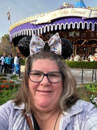 Alexis Duron's Instagram, Twitter & Facebook