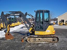 Mini Excavator Xlarge 12 000 Lb Eagle Rental Commercial Industrial Residential Equipment Rentals Waterville Me 04901