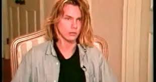 Tumblr Nog6aeqmcl1rss2z8o1 500 Gif 500 320 River Phoenix Boys Long Hairstyles Hair Gif