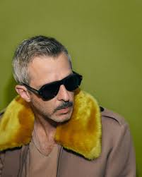 Jeremy Strong Is Pairing Up With Jacques Marie Mage, Kendall Roy's Favorite  Sunglasses Brand