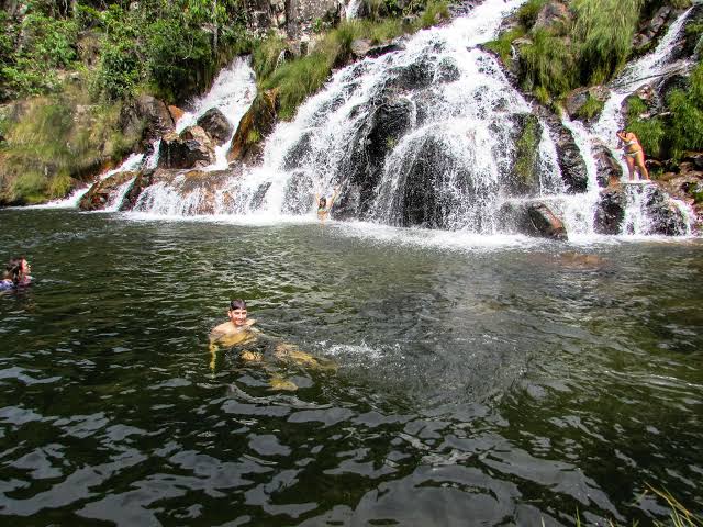 Cenário imponente da Cachoeira da Capivara, gerada com IA