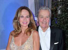 Daughter of alain delon and rosalie van breemen sister of alain fabien delon half sister of christian aaron ari boulogne and anthony delon. Rosalie Van Breemen Malade De Quoi Souffre L Ex Femme D Alain Delon