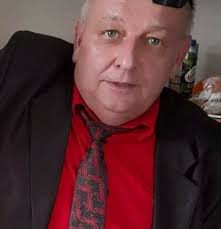 Memcwel Ото POZYTECZNY IDIOTA TUSKA