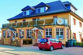 An antisocial maverick doctor who specializes in diagnostic medicine does whatever it takes to solve. Pfannkuchenhaus Dierhagen 1 Zimmer Ferienwohnung Fewo 2 Dierhagen Strand Fischland Darss Zingst Ostsee Reisen De