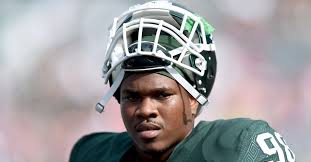 Big Ten starter arrested after allegedly spitting in the face of a police  officer