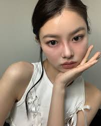 Model Meets BLACKPINK Lisa On Set, Shares What She's Really Like Behind The  Scenes