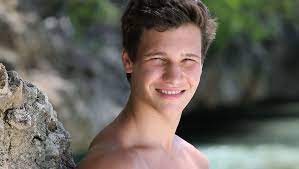 Hat reflektiert, seinen gefühlen, gedanken und erinnerungen den raum gegeben, den sie lange zeit nicht hatten. Iop5py1cg6lupm