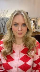 Always a joy seeing the @mvanclarke team for a diamond dry cut and colour  🥰 This visit I decided to have long curtain bangs cut in and wow was I  equal measures nervous and excited! So glad I went for ...