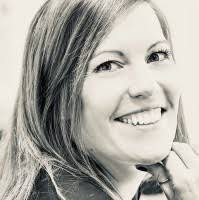 Nina Volz's Instagram, Twitter & Facebook