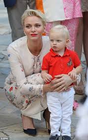 Par mariage, elle est princesse de hanovre, duchesse de brunswick et lunebourg. Princess Charlene Of Monaco Proudly Shows Off Her Son Prince Jacques Princess Charlene Monaco Royal Family Princess Grace