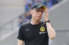 Check spelling or type a new query. Borussia Dortmund Peter Stoger Verlasst Den Bvb Fussball Stuttgarter Nachrichten