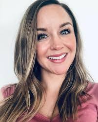 Angela Mallory's Instagram, Twitter & Facebook