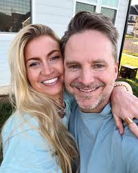 He lives!! Happy Easter everyone! So grateful for my Savior and for my boys  🤍 I'm going to be picking confetti out of my hair for days! Who else did  those confetti