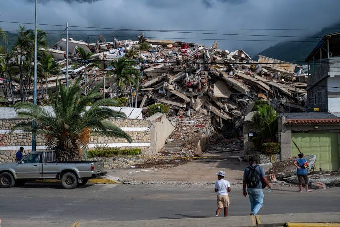 AFP | Esperanza de hallar sobrevivientes de terremotos se apaga en Venezuela  - AlbertoNews - Periodismo sin censura