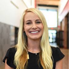 Kelly Farr's Instagram, Twitter & Facebook