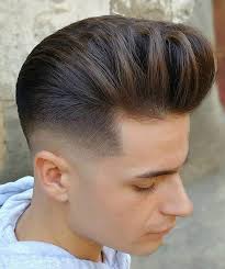 Gaya rambut undercut merupakan model rambut yang dipotong rapi pada bagian samping dan bawah rambut. Tampil Manly Dengan 10 Model Rambut Taper Fade Untuk Pria