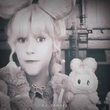 How Old Is Kinley from Xomg Pop