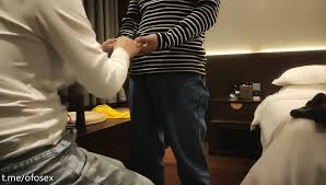 胖子工作室探花】约人妻风骚轻熟女，撩起衣服舌吻摸奶，揉穴调情搞得想要，骑乘抽插大力猛操- EPORNER