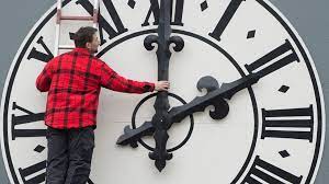Starts on march 28, 2021 at 01:00 am. Clock Changes Eu Backs Ending Daylight Saving Time Bbc News
