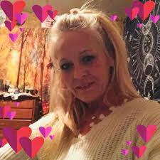 Aaron Beckett's Instagram, Twitter & Facebook