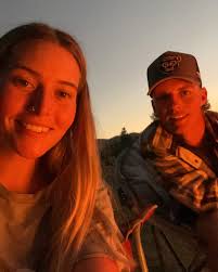 Halle Carr (@halle_carr) • Instagram photos and videos