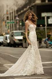 Mit unseren tipps finden sie das passende brautkleid. Berta Bridal Von Bluten Inspiriert Herbst Kollektion 2017 Hochzeitsblog I Brautsalat