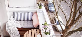 Unser Kleiner Mini Balkon Tipps Einrichten Stauflache Wohnung Mit Balkon Einrichten Balkon Bank Balkonentwurf