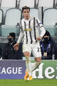 Born 25 october 1997) is an italian professional footballer who plays for serie a club juventus, on loan from fiorentina. Juventus Dynamo Kyiv Chiesa I M Happy For My First Goal Juventus Tv