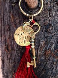 Antique Style Keychain Grand Hotel Luxury Suite Decorative Key Accessory Aesthetics Cinema Skeleton Key Tassel Antique Style Luxury Suite Keychain