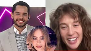 Actriz de Élite confunde a periodista con hijo de Sofía Vergara