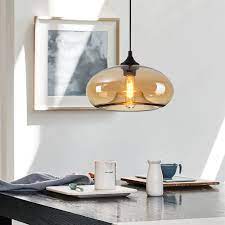 N'hésitez pas à changer votre lustre ou votre plafonnier de cuisine s'il éclaire mal ou produit une lumière triste. Moderne Glas Pendelleuchte In Blase Design
