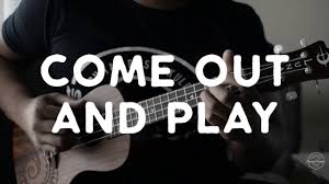 C look up, out of your window c see snow, won't let it in though. Come Out And Play Ukulele Tutorial W Picking Billie Eilish Youtube